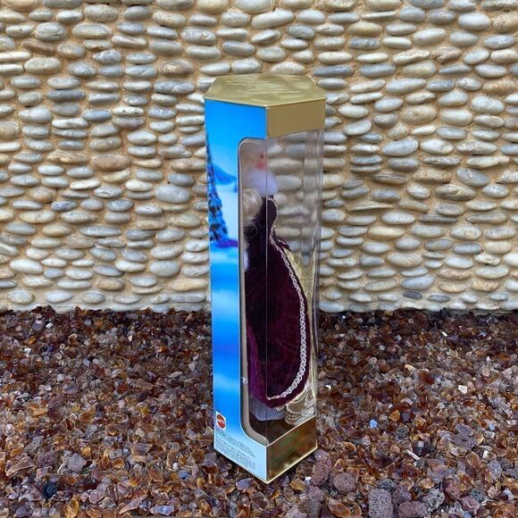 Happy Holidays 1996 Barbie Doll Special Edition 15646 Mattel BOX NEVER OPENED! - Picture 4 of 10